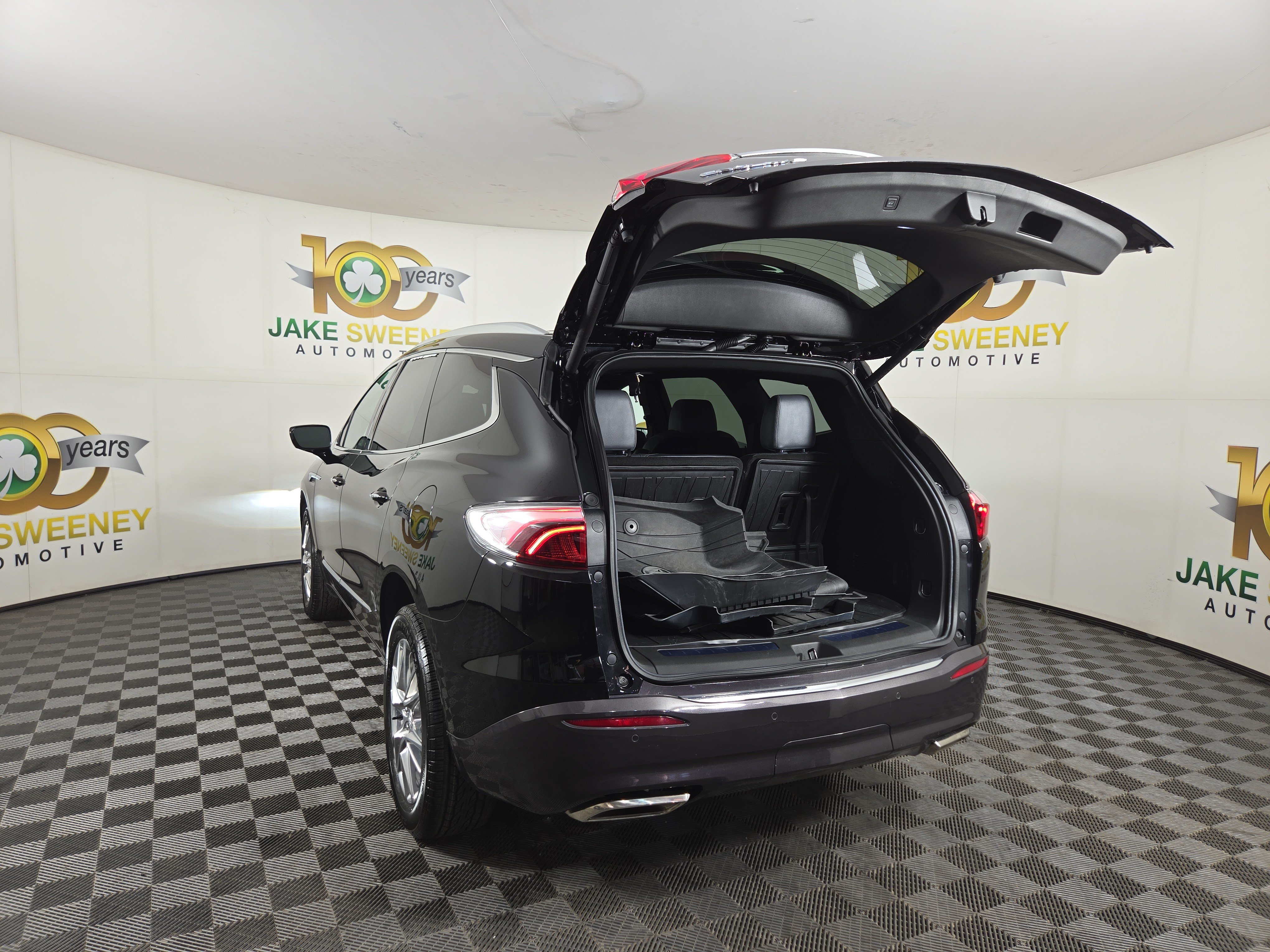 Certified 2024 Buick Enclave Essence w/ Experience Buick Package FWD image 32