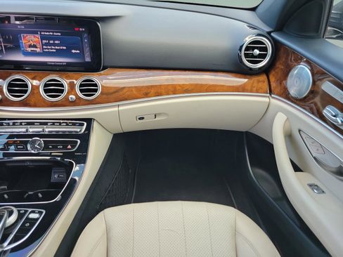 Used 2017 Mercedes-Benz E 300 4MATIC image 15
