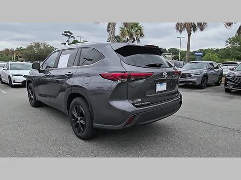 Used 2023 Toyota Highlander XLE FWD image 23