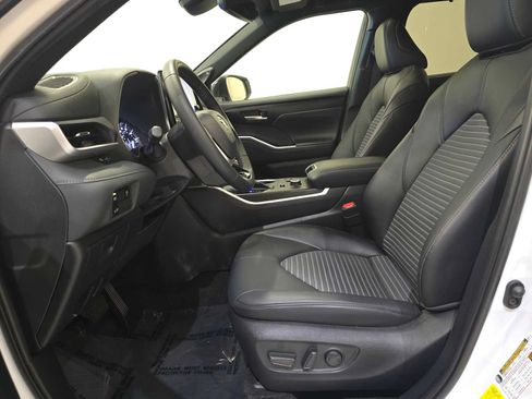 Used 2023 Toyota Highlander XSE AWD/4WD image 21