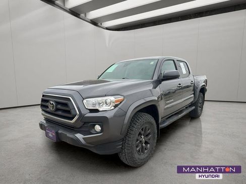 Used 2022 Toyota Tacoma SR5 image 1