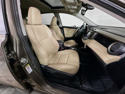 Used 2015 Toyota RAV4 Limited image 34