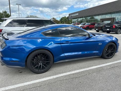 Used 2018 Ford Mustang GT RWD image 2