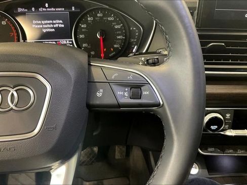 Certified 2025 Audi Q5 2.0T Premium image 19