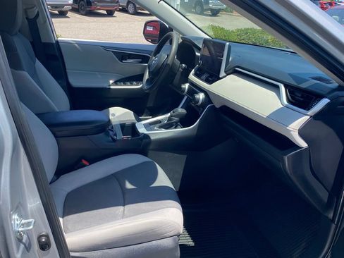 Used 2025 Toyota RAV4 XLE FWD image 18