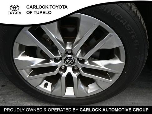 Used 2021 Toyota RAV4 XLE Premium image 29