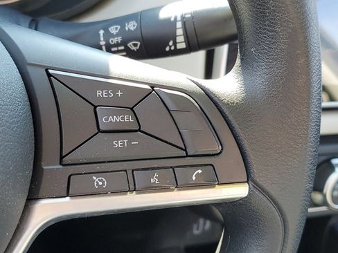 Certified 2021 Nissan Versa SV w/ Trunk Package image 11