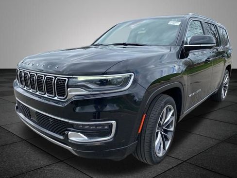 Used 2024 Jeep Wagoneer Series III w/ Premium Group I AWD/4WD image 14