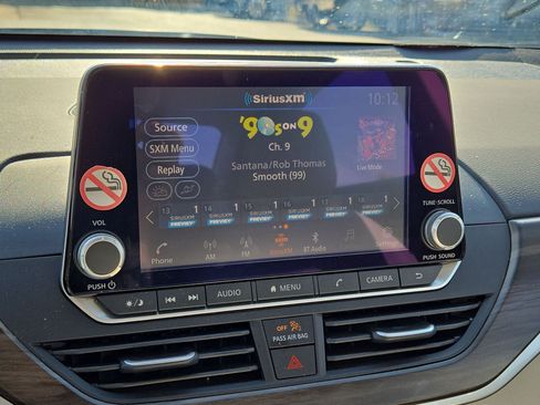 Used 2025 Nissan Altima 2.5 SV FWD image 19