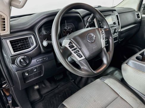 Used 2017 Nissan Titan S AWD/4WD image 21