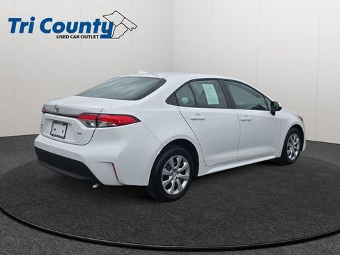 Used 2025 Toyota Corolla LE FWD image 8