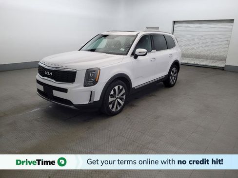 Used 2022 Kia Telluride S FWD image 1