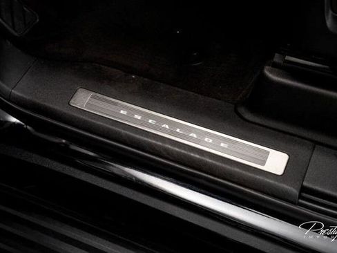 Used 2023 Cadillac Escalade V AWD/4WD image 22