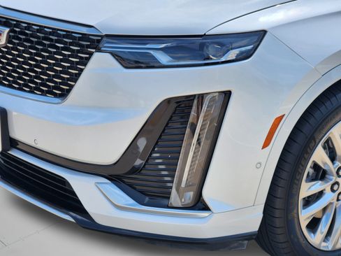 Used 2021 Cadillac XT6 Premium Luxury FWD image 37