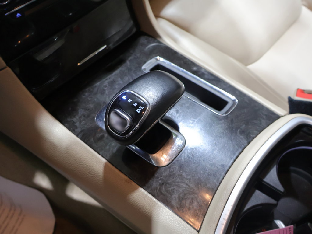 Used 2013 Chrysler 300 AWD w/ Driver Convenience Group image 29
