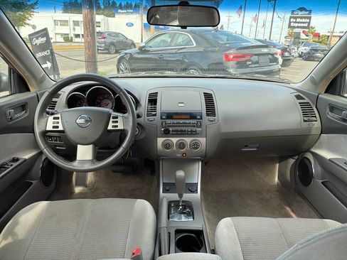 Used 2005 Nissan Altima 3.5 SE image 24