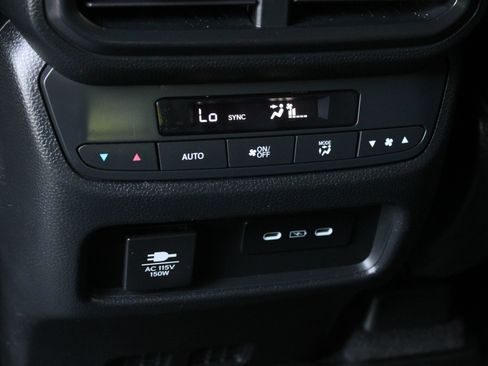 Used 2024 Honda Pilot TrailSport image 23