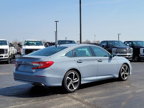 Used 2022 Honda Accord Sport image 4