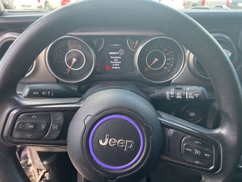 Used 2018 Jeep Wrangler Unlimited Sport AWD/4WD image 9