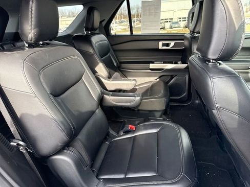 Used 2021 Ford Explorer XLT w/ Equipment Group 202A image 14