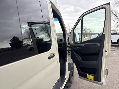 Used 2021 Mercedes-Benz Sprinter 2500 image 24