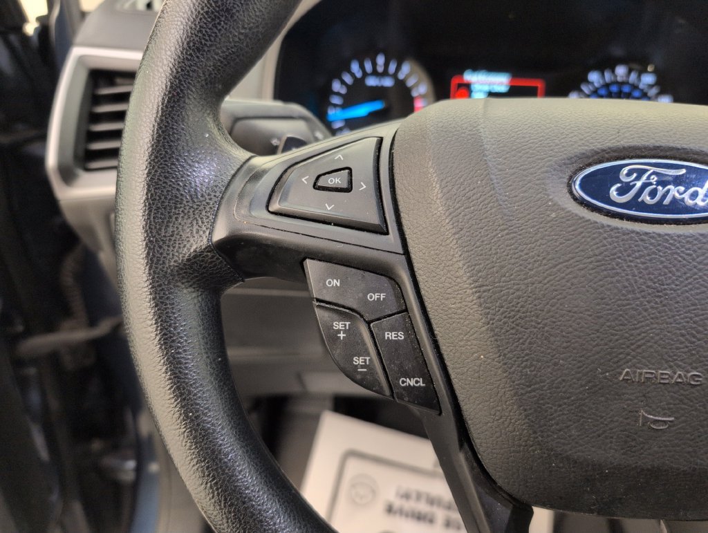 Used 2018 Ford Edge SE FWD image 34