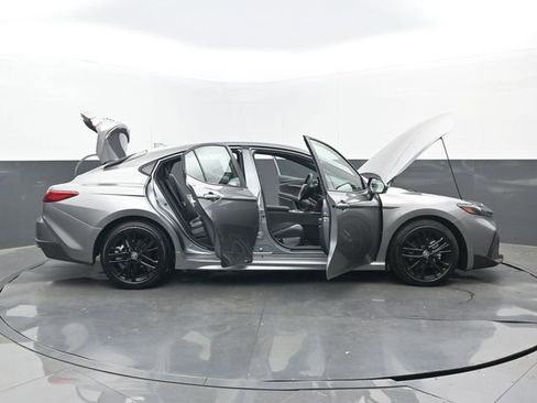 Used 2025 Toyota Camry SE w/ Multimedia Upgrade Package image 31