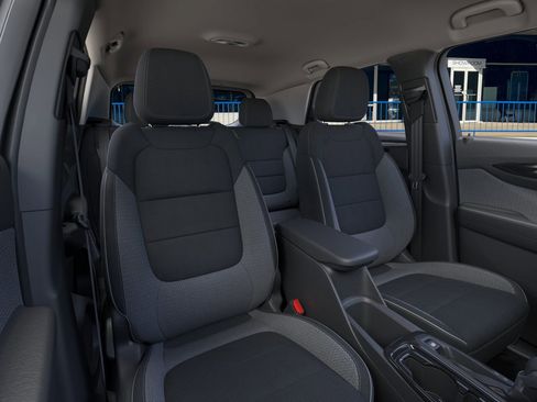 New 2026 Chevrolet TrailBlazer LT w/ LT Cold Weather Package FWD image 16