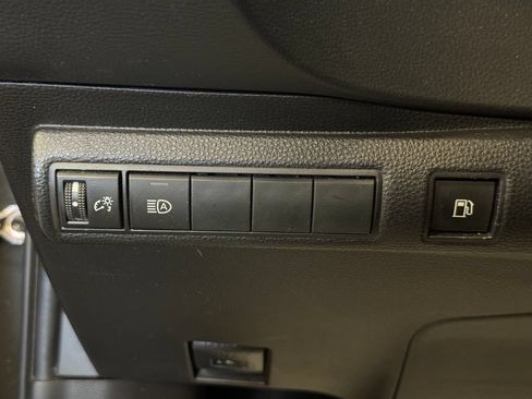 Used 2023 Toyota Corolla LE w/ LE Convenience Package AWD/4WD image 18