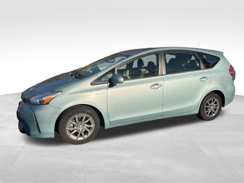 Used 2017 Toyota Prius V Two image 2