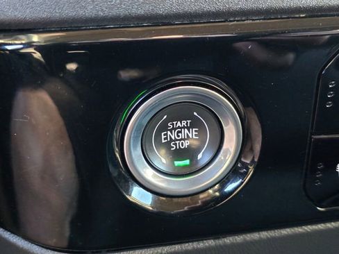 Used 2024 GMC Sierra 1500 SLE image 28