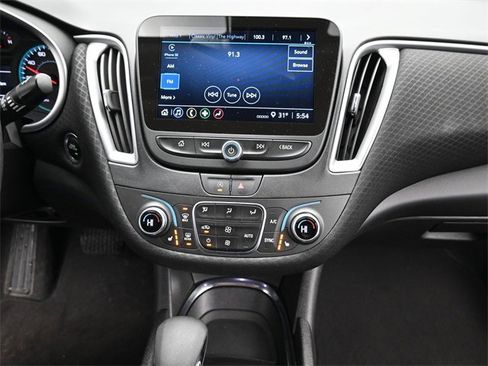Used 2024 Chevrolet Malibu LT image 15