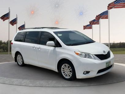 Used 2013 Toyota Sienna XLE w/ Premium Pkg