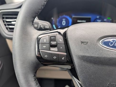 Used 2022 Ford Escape Titanium AWD/4WD image 19