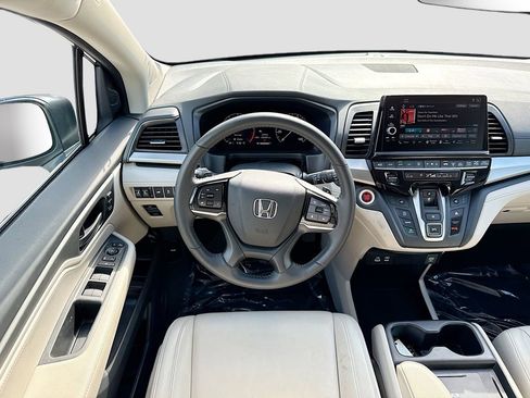 Used 2025 Honda Odyssey EX-L image 17