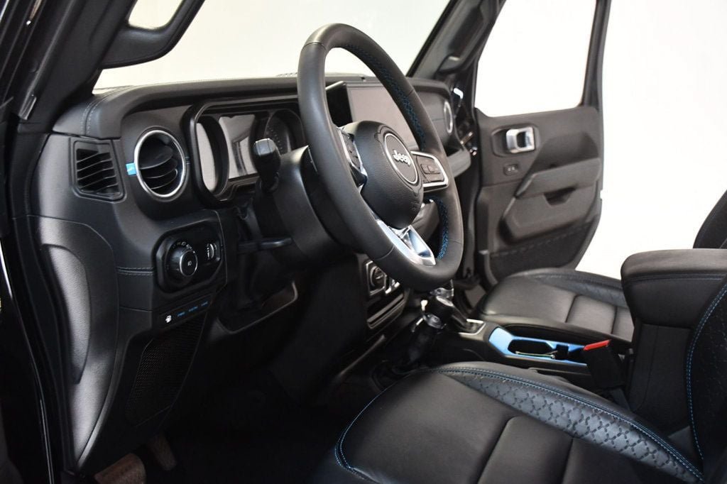 Used 2024 Jeep Wrangler High Altitude AWD/4WD image 27
