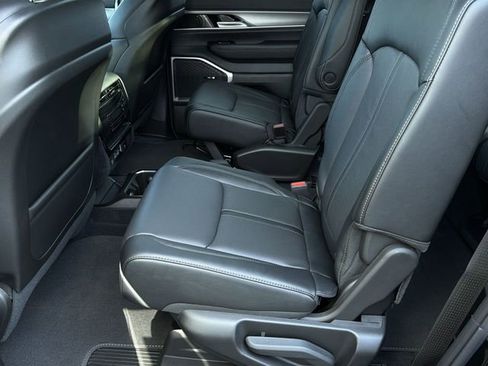 New 2025 Jeep Wagoneer L Series II w/ Premium Group I AWD/4WD image 20