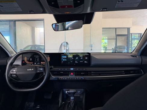Used 2025 Kia K4 FWD image 28