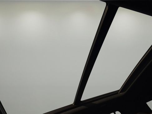 Used 2022 Chevrolet Tahoe RST w/ Luxury Package image 35