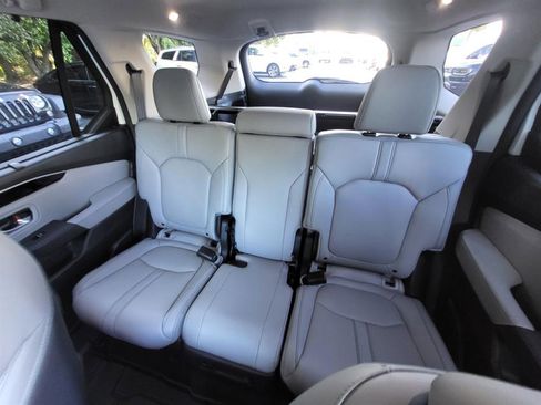 New 2025 Honda Pilot EX-L image 12
