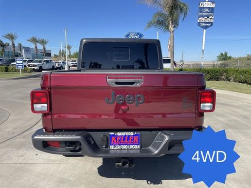Used 2021 Jeep Gladiator Sport AWD/4WD image 7