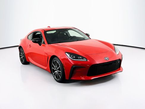 Used 2023 Toyota GR86 w/ ALL Weather Mat Package (TMS) RWD image 3