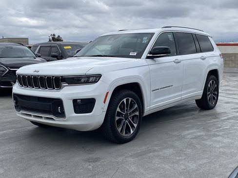 Used 2021 Jeep Grand Cherokee L Overland w/ Luxury Tech Group IV AWD/4WD image 7