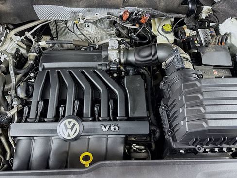 Used 2021 Volkswagen Atlas SEL Premium image 40