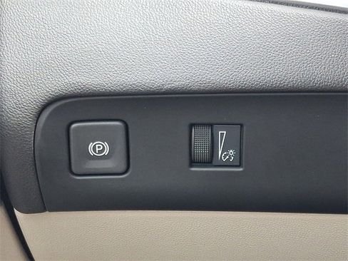 Certified 2022 Buick Enclave Essence w/ Experience Buick Package image 25