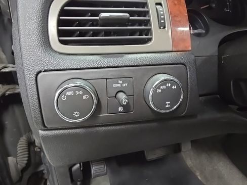 Used 2009 Chevrolet Tahoe LTZ AWD/4WD image 17