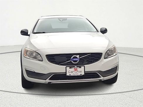 Used 2016 Volvo V60 T5 Cross Country image 2