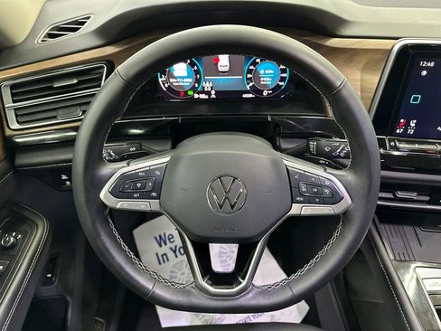 Used 2025 Volkswagen Atlas SE image 26