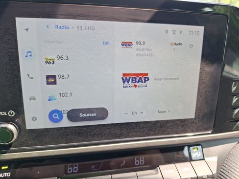 Used 2025 Toyota Camry SE w/ Convenience Package image 23