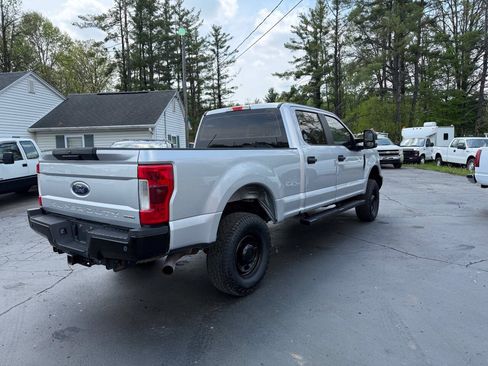 Used 2019 Ford F250 XL w/ Power Equipment Group AWD/4WD image 3